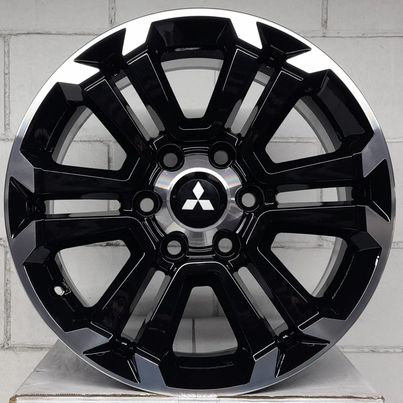 JOGO DE RODA L200 TRITON ARO 18 S36