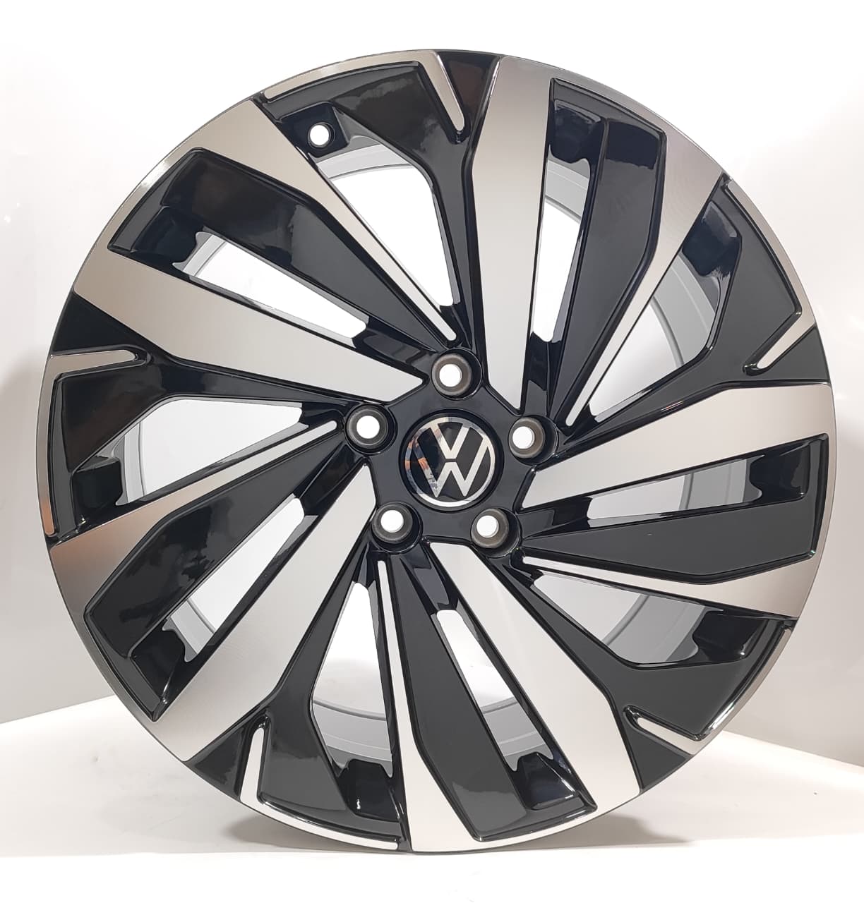 JOGO DE RODA VW IMPORTADA ARO 18 - Imagem 2