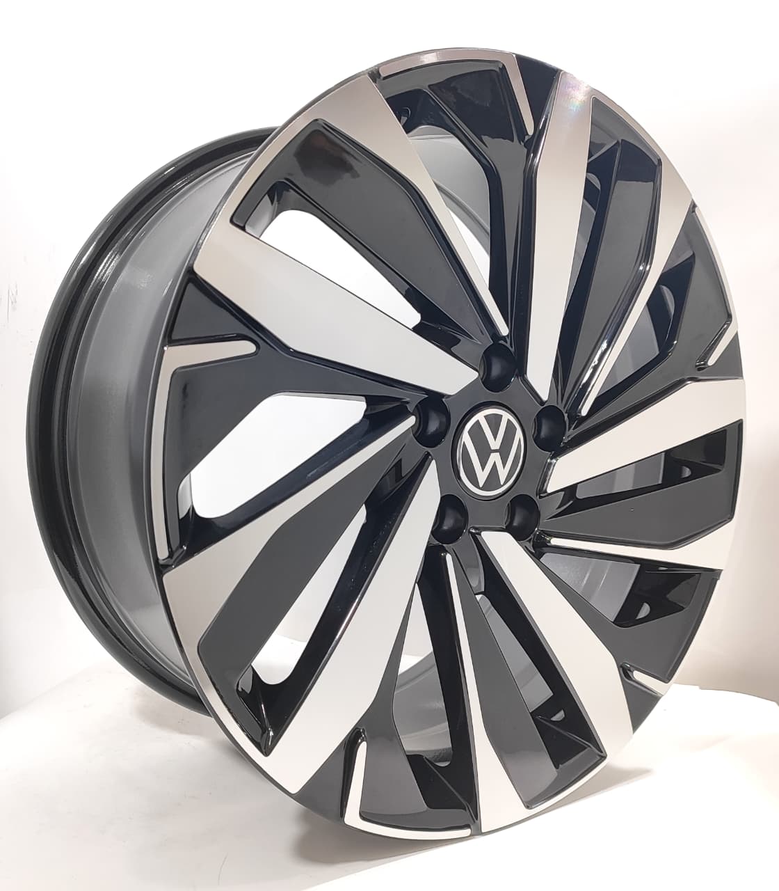 JOGO DE RODA VW IMPORTADA ARO 18