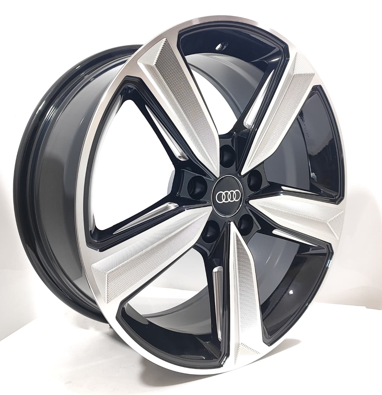 JOGO DE RODA AUDI RS5 COUPÉ ARO 18